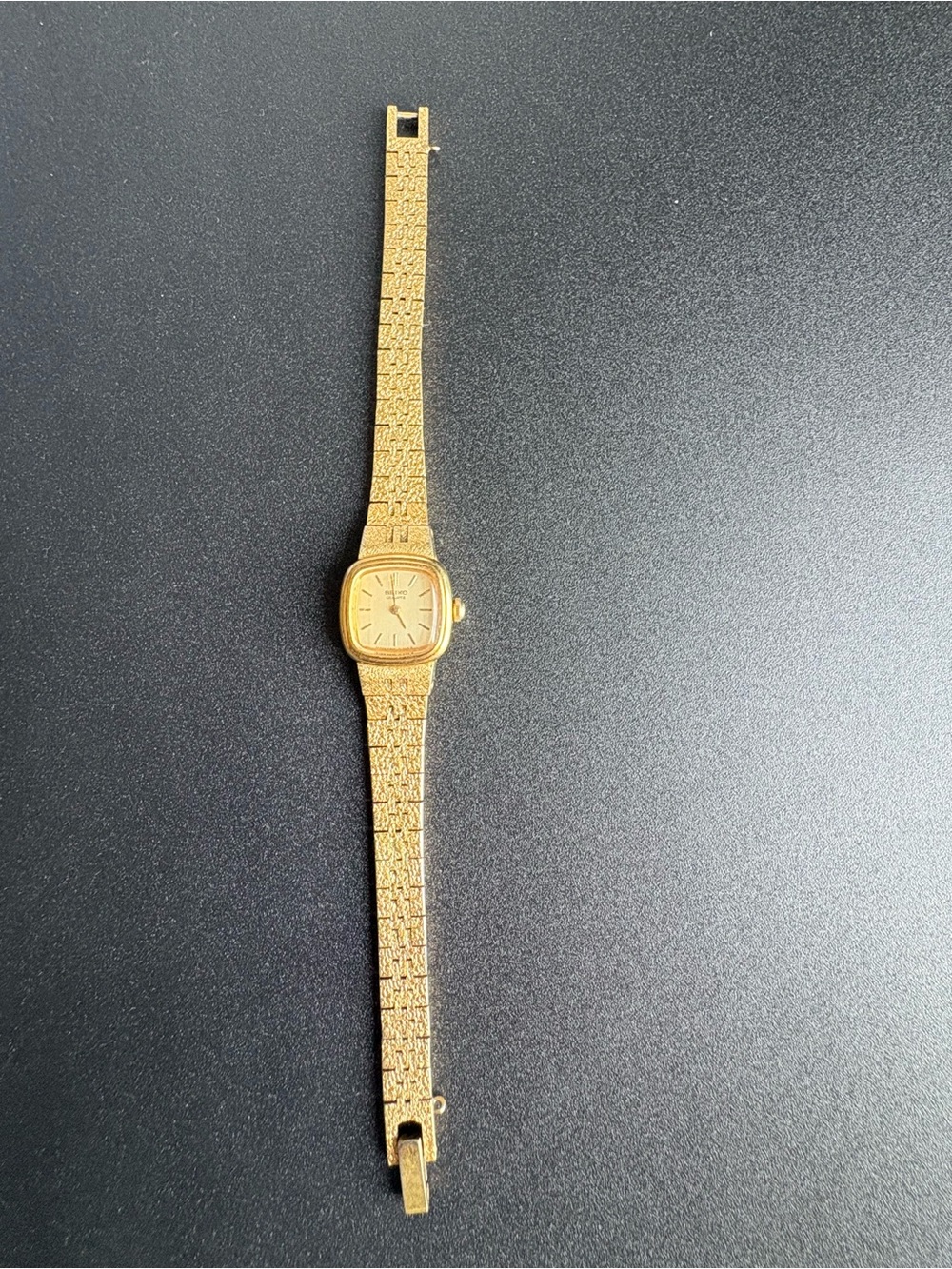 Seiko Women’s Vintage Dainty Gold-tone Textured Bracelet Watch with Square Dial - Picture 5 of 8